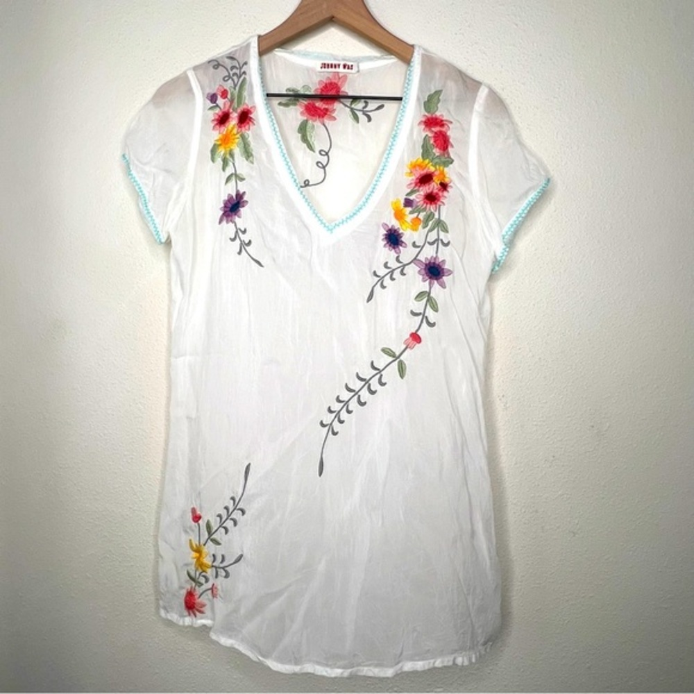 Johnny Was Floral Embroidered V-neck Top, size XS LIKE NEW